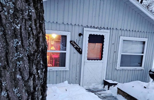 Oscoda Cottage | Cozy Windjammer Cottage on Great Lake Huron