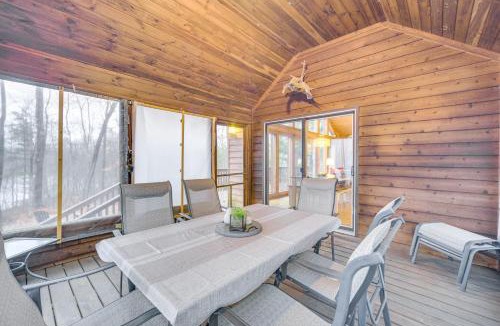 Hayward House | Cozy Wisconsin Cabin w/Deck, Kayaks & Lake Views!