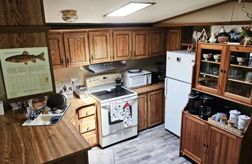 Wisconsin Dells House | Cozy Woodland Retreat- 10 mins from Downtown Dells