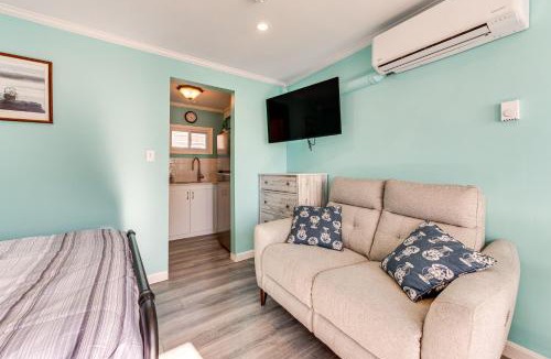 York Beach Apartment | Cozy York Studio w/Ocean View, Steps to Beach!