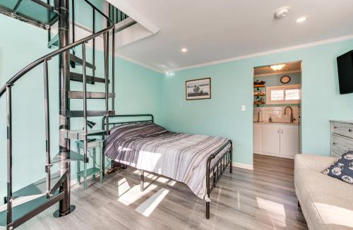 York Beach Apartment | Cozy York Studio w/Ocean View, Steps to Beach!