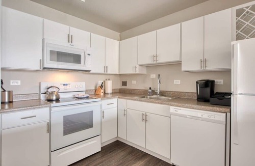 Old Louisville Apartment | CozySuites 800 Tower 1BR with gym! 18