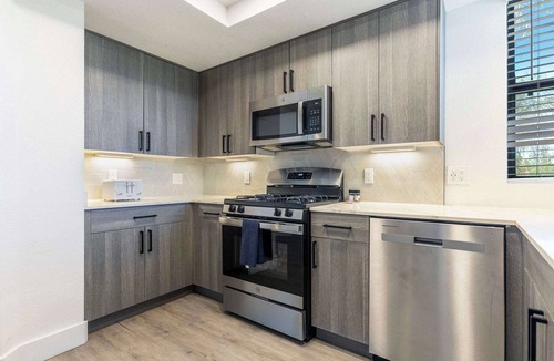 Desert Paradise Estates Apartment | CozySuites at Kierland Commons with pool #16