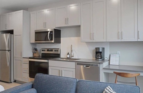 Lower Lawrenceville Apartment | Cozysuites Dream SDO Lawrenceville