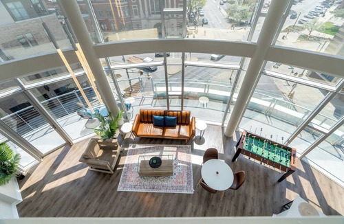 Chatham-Arch Apartment | CozySuites - Penrose on Mass w/pool & parking #5