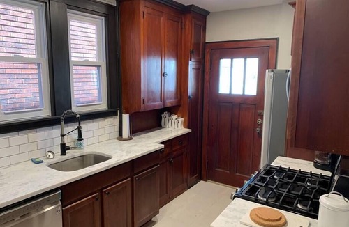 Crafton House | Craftsman Charmer | Easy Access to City & Airport
