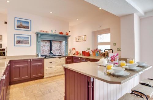 Dunstan House | Craster Colours