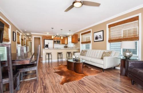 Nancy House | Cream Houseboat 4 Bedroom