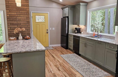 Carsonville House | Creekside Forest Retreat, IR Sauna, L2+ EV Charger