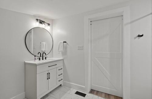 Georgetown House | Creekside Stay | Peaceful Cottage | Elkhorn
