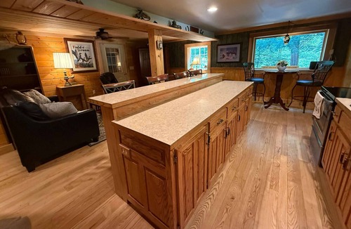 Logan Cabin | Creekside View Cabin:Dog-Friendly, Fire Pit-$Dsct