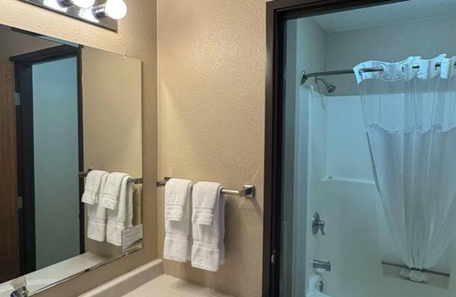 Crookston Hotel | Crookston Inn & Convention Center