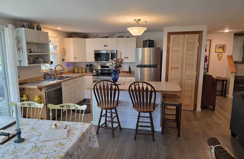 Salsbury Cove Cottage | Cross Carriage House - Oceanside Cottage-On Frenchman's Bay by Acadia NP