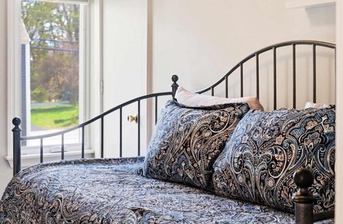 Kennebunk House | Crosswinds Near Beach & Shops