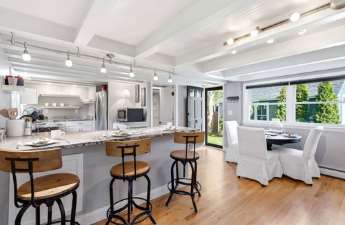 Kennebunk House | Crosswinds Near Beach & Shops