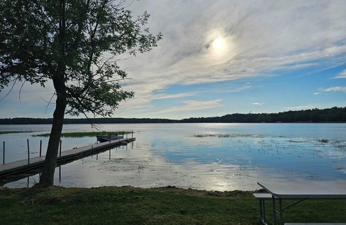 Nevis Cabin | Crow Crest Lodge Resort #4 Water Edge, Stunning Sunsets, Family Getaway