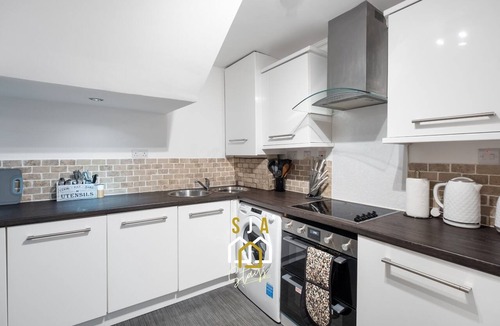 Central Aberdeen Apartment | Crown Apartment - SJA Stays - Modern 2 Bed