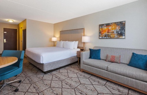 Columbus Hotel | Crowne Plaza Columbus North - Worthington by IHG