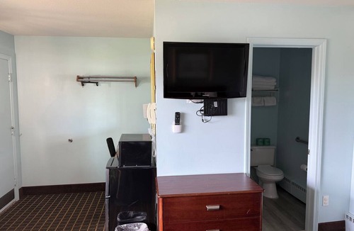 Tawas City Hotel | Crows Nest Inn Tawas