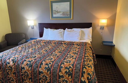 Tawas City Hotel | Crows Nest Inn Tawas