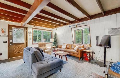 Thompsonville House | Crystal Chalet