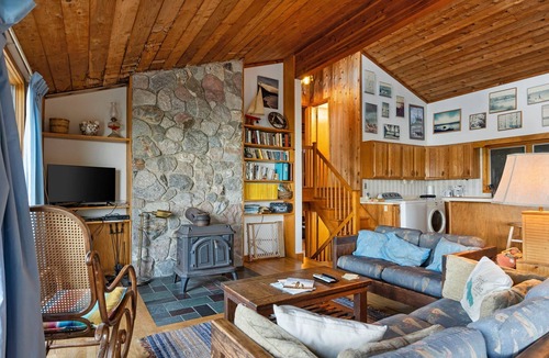 Frankfort Cottage | Crystal Lake Retreat w/Private Waterfront & Beach