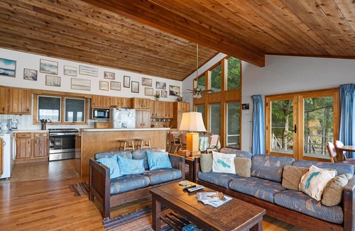 Frankfort Cottage | Crystal Lake Retreat w/Private Waterfront & Beach