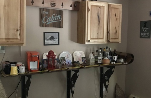 Thompsonville Cabin | Crystal Mountain Cabin - a short distance from the ski lifts and golf course