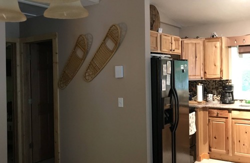 Thompsonville Cabin | Crystal Mountain Cabin - a short distance from the ski lifts and golf course
