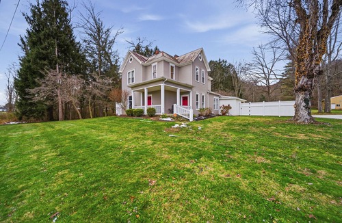 Sugar Grove House | Crystal Springs: Historic Farmhouse 40 Acres Private Trails