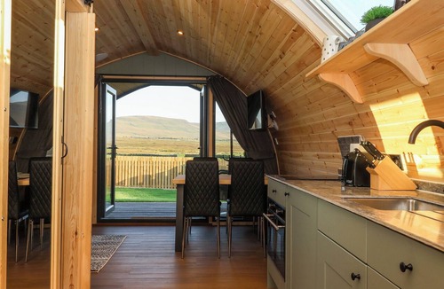 Yockenthwaite Cottage | Curlew