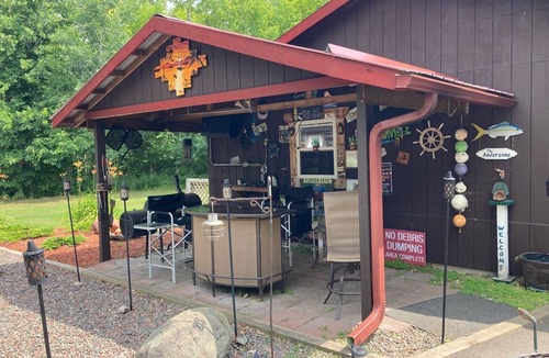 Moose Lake House | Custom built log home on 40 acres & in the woods! Snowmobile right from home!