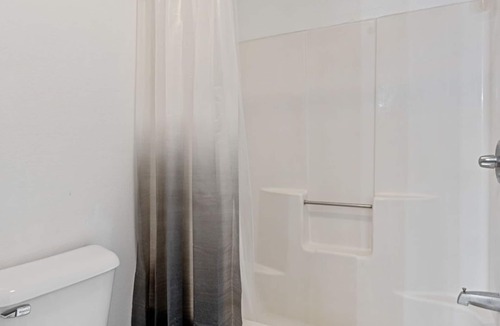 Thief River Falls Hotel | Custom Stay Thief River Falls