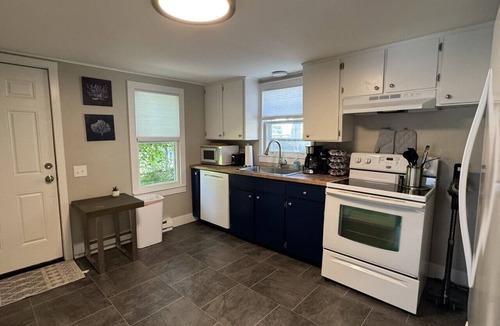 Nims House | Cute and Cozy 2 Bedroom Home with Upgraded Patio and Hot Tub