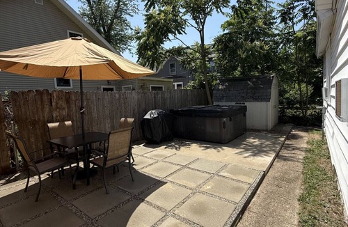 Nims House | Cute and Cozy 2 Bedroom Home with Upgraded Patio and Hot Tub