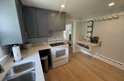 Cape Neddick House | CUTE AND COZY BY THE SHORE