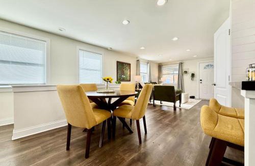 Blue Ash House | Cute and Cozy House in Quiet Blue Ash Neighborhood