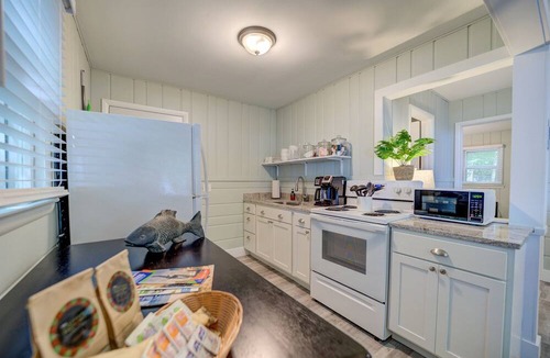 Muskegon Cabin | Cute Cabin Getaway to Lake Michigan - Perfect for Romantic Glamping Escapes in Muskegon