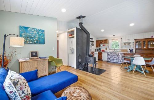 Surry House | Cute Cabin in the Woods