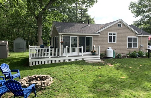 York Beach House | Cute cottage close to short sands beach