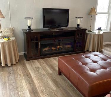 Hale House | Cute Vista View Home on Acreage