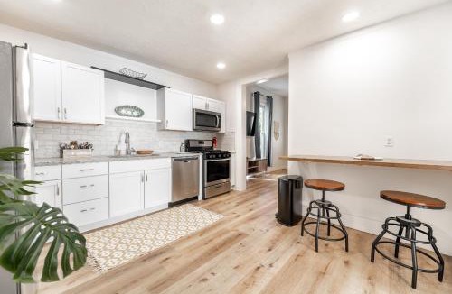 Fountain Square House | Cutest Fountain Square home! Steps to best of Indy!
