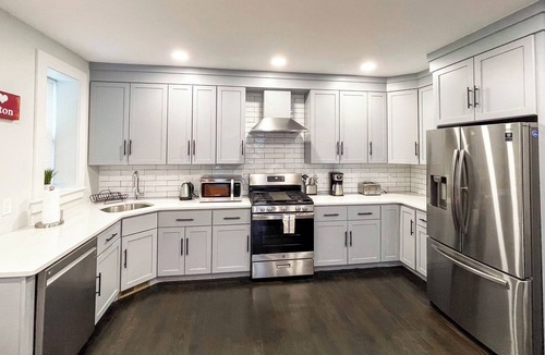 Neponset - Port Norfolk House | D79 Spacious 5-bedroom house with Roofdeck near Boston!