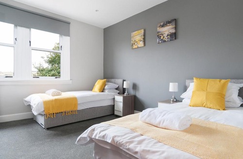 Dalkeith Apartment | Dalkeith Three Bed Two Bath Apartment