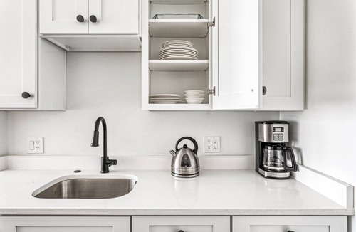 Back Bay West Apartment | Dapper Back Bay 1BR, Steps from Newbury St. and Esplanade by Blueground