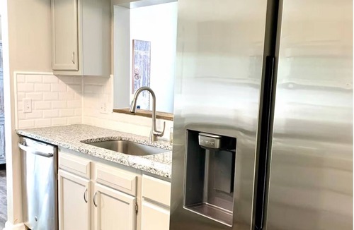 Georgetown House | Dark Horse Inn 10 minutes to the Horse Park