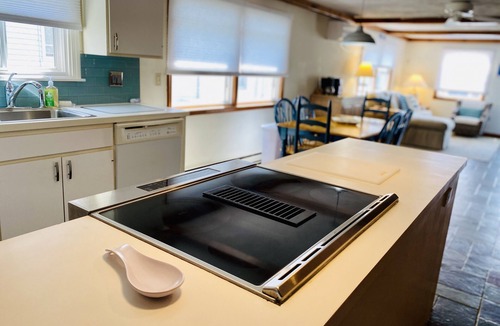 Wells House | Darling Moody Beach Cottage; Marsh Views & Steps Away from Beach. Sleeps 6-8.