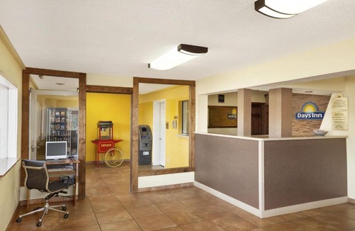 Champaign Hotel | Days Inn by Wyndham Champaign/Urbana