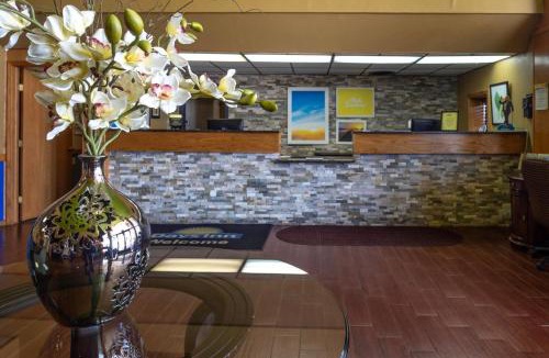 Clinton Hotel | Days Inn by Wyndham Clinton OK