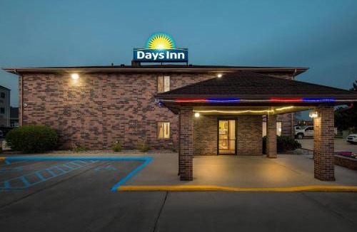 Grand Forks Hotel | Days Inn by Wyndham Columbia Mall